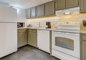 Frontdesk | Spacious 1BR Loft by Independence Hall