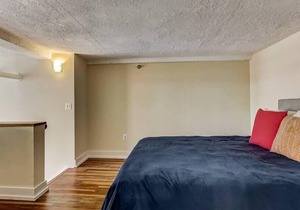 Frontdesk | Stylish 1 BR in Washington Square