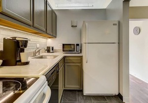 Frontdesk | Sunny 2 BR loft in Washington Square