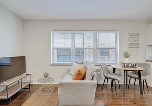 Frontdesk | Walnut Hills Spacious Studio
