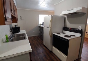 Fully Furnished Executive Rental Studio 1-Bath Pets Allowed