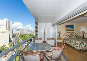 Fully renovated unit on the 16th Floor overlooking the mountains and the surrounding Waikiki area!