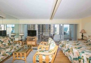 Fully renovated unit on the 16th Floor overlooking the mountains and the surrounding Waikiki area!