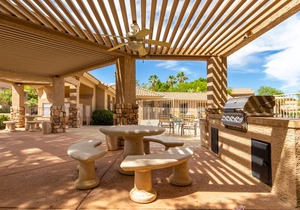 Gated Luxury Condo. 3 King beds! Alta Mesa Resort golf course view!