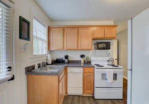 Gated Midtown Cottage with Perfect Location!
