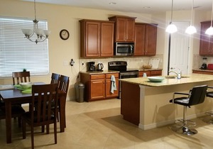 GEORGEOUS HOME ONLY 3MILES AWAY FROM NOKOMIS BEACH