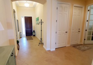 GEORGEOUS HOME ONLY 3MILES AWAY FROM NOKOMIS BEACH