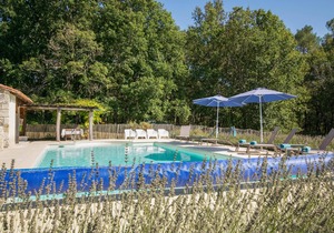 Gîte on estate with shared pool