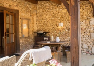Gîte on estate with shared pool