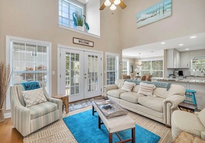 Gorgeous, family-perfect 3BR.3BA home with pool in the heart of St Simons Island