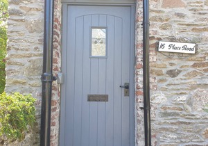 Gorgeous, quiet, and well situated homely pet friendly cottage