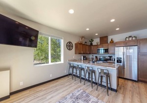 Gorgeous Triplex Unit With Spectacular Lake Views!