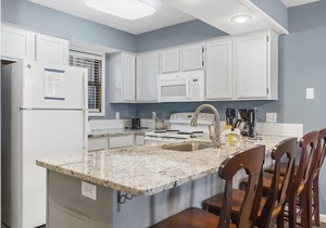 Gorgeous View of Table Rock Lake from Private Balcony! - Indian Point (U0604)