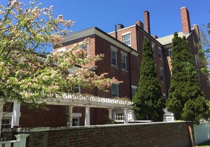 Grand 1820's Brick House In The Heart Of Historic Salem