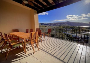 Grand Penthouse, Dramatic Views