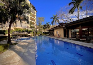 Grand Penthouse, Dramatic Views