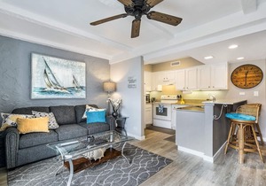 🏖️Great Location | Modern Island Condo | AC Included
