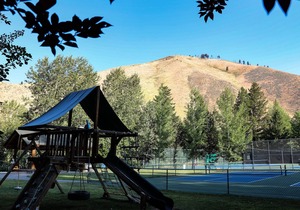 Great Location: Walk To Lifts With Hot Tub/Pool
