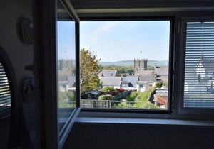 GREENFIELDS, pet friendly, country holiday cottage in St Davids