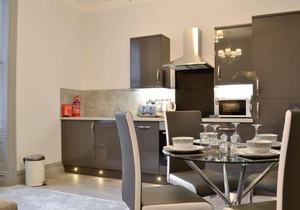 Grosvenor House APT 3
