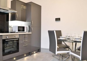 Grosvenor House APT 3