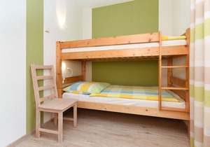 Ground floor, free WiFi, bed linen included, top location, 5 minutes to the port
