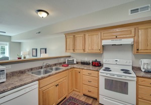 Ground-Floor Retreat Only 1 Mi to Cloudland Canyon