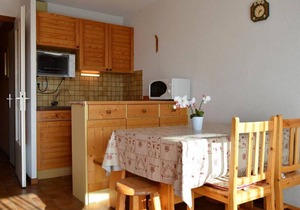 Ground floor studio, 4 pers, ski access, parking