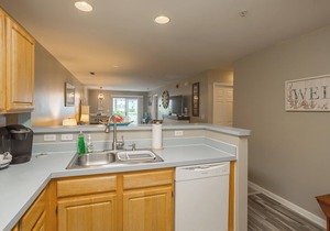 Ground Level 2BR Condo w/Tennis/Pool/Parking