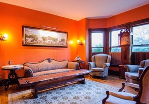 Ground-level Spacious King Bed Room Bed&Breakfast in Downtown Shelburne! BOS