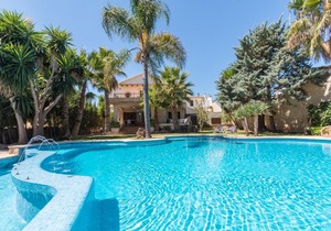 Gual house with private pool