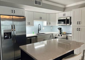 Gulf beach and pool, close to dining and entertainment, overlooking beautiful Lemon Bay