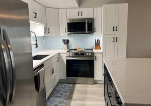 Gulf beach and pool, close to dining and entertainment, overlooking beautiful Lemon Bay
