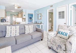 Gulf-Front 6th-Floor Condo w/Shared Outdoor Pool, Central AC, & Private Balcony