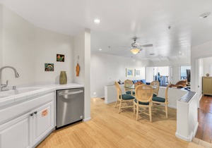 H157: Bright Villa, Sweeping Ocean Views, Golf Cart, WIFI