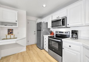 H157: Bright Villa, Sweeping Ocean Views, Golf Cart, WIFI