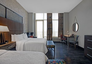 Hampton Inn and Suites Austin University Capitol