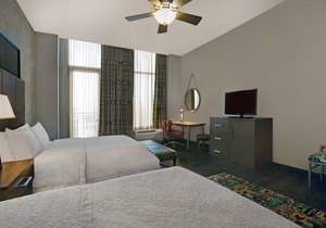 Hampton Inn and Suites Austin University Capitol