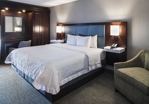 Hampton Inn & Suites Lincolnshire