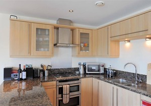 HARBOUR VIEW, family friendly, country holiday cottage in West Bay