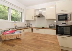 HARCOMBE HOUSE BUNGALOW 4, family friendly, with pool in Chudleigh