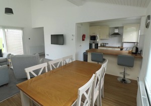 HARCOMBE HOUSE BUNGALOW 11, family friendly, with pool in Chudleigh