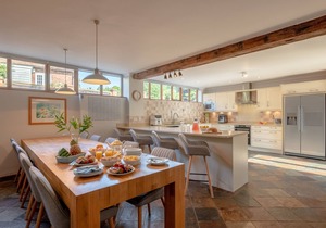 Hawkridge Oast - Five Bedroom House, Sleeps 12