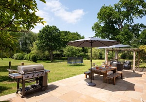 Hawkridge Oast - Five Bedroom House, Sleeps 12