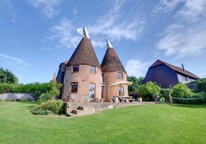 Hawkridge Oast - Five Bedroom House, Sleeps 12