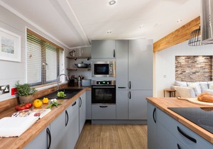 Hawthorne Lodge, 15 Roadford Lake Lodges