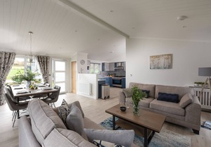 Hazel Lodge, 27 Roadford Lake Lodges