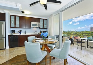 Heart of Waikiki With Partial Ocean View! Washlet! FREE Off-site Parking!