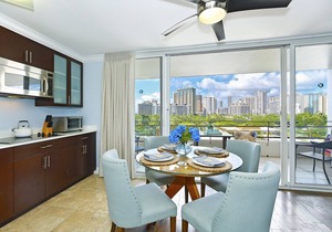 Heart of Waikiki With Partial Ocean View! Washlet! FREE Off-site Parking!