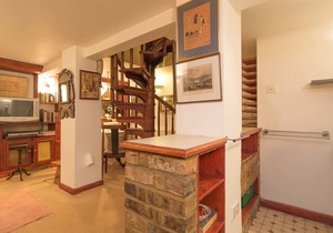 Heritage & Harrods. - Three Bedroom House, Sleeps 5